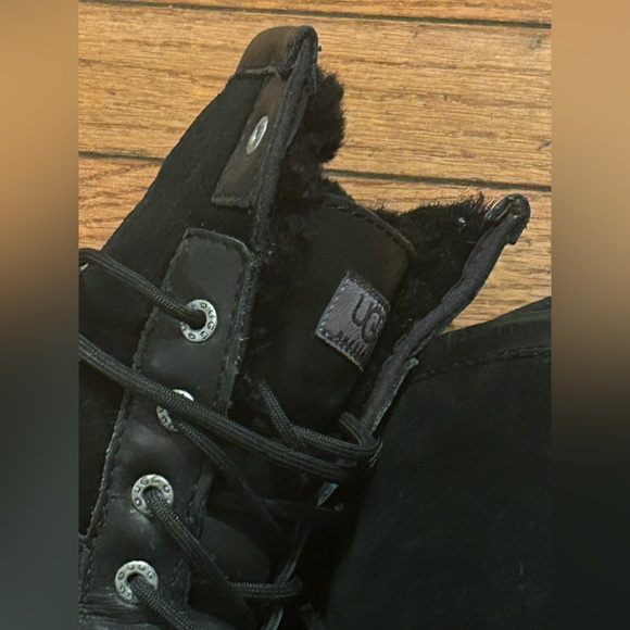 Ugg vibram waterproof boots s/n Adirondack size 9 unisex - Picture 4 of 10